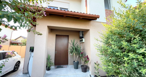 Duplex despartit - 4 camere mobilat si utilat + panouri - Ur