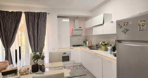 Apartament cu 3 camere si loc de parcare in CF - Dumbravita