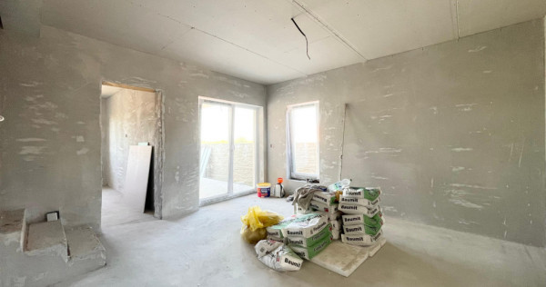 Duplex cu 3 dormitoare + living - Mosnita Veche
