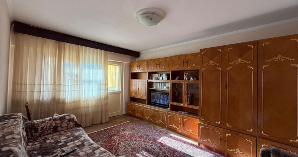 APARTAMENT 3 CAMERE DE VANZARE, ZONA FALEZA NORD