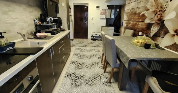 Vanzare Apartament 2 camere decomandat, 57 mp , Florilor
