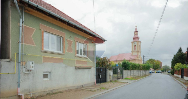De v&acirc;nzare casă cu 3 camere, &icirc;n Nojorid