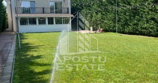 Cladire cu 4 apartamente si sala de evenimente ptr 60 persoane
