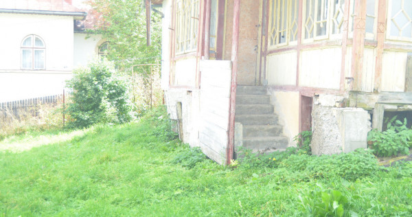 Teren intravilan cu o casa demolabila-Predeal