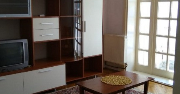 Apartament 2 camere în Hunedoara, zonă centrală-C. Civic