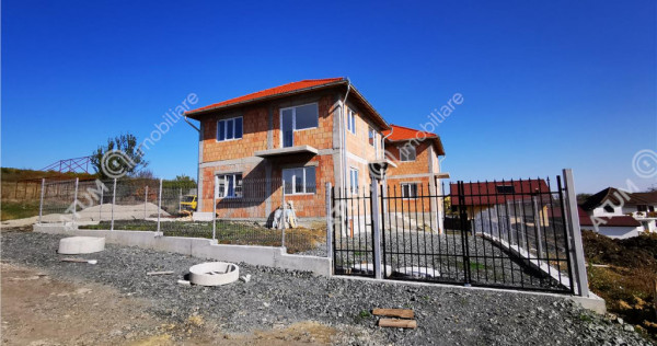 Casa cu 5 camere si 260 mp teren in zona Cisnadie/Cisnadioar