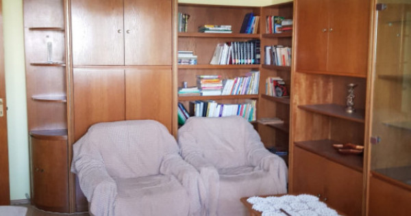 Apartament cu 3 camere in zona CIRESICA