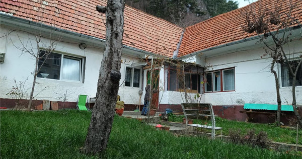 Casa cu teren de 1700 mp Scheii Brasovului