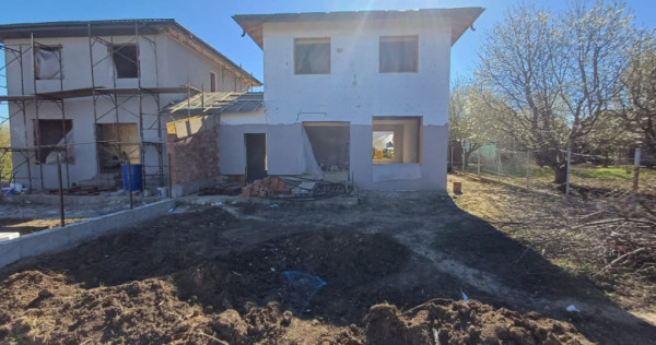 Casa cu 4 camere si beci in zona Popas Pacurari, IASI