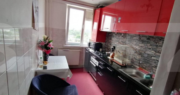 Apartament 2 camere semidecomandat, etaj intermediar, Carti