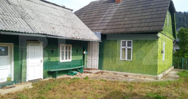 Casă individuala ,2500 mp teren, &icirc;n Putna