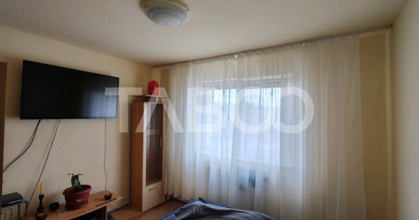 Apartament semidecomandat 3 camere etaj intermediar de vanza