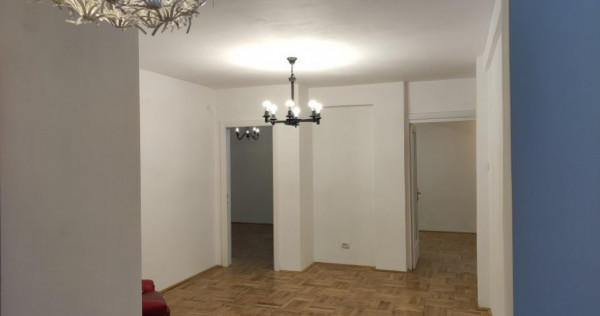 Apartament 3 camere - Stefan cel Mare/Dinamo - Demisol inalt