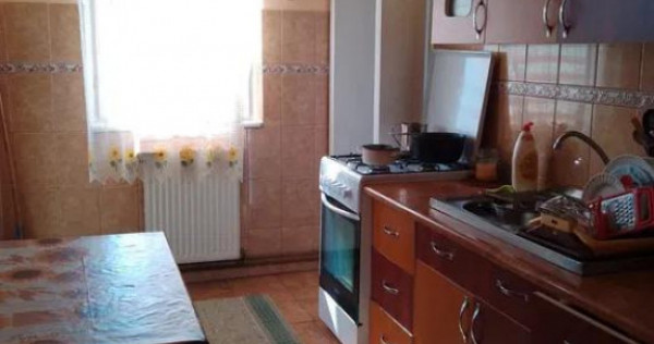 Apartament 4 camere, 2 bai - zona Gemenii/ Florilor