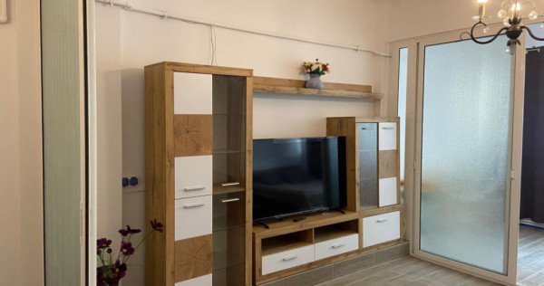 Apartament 3 camere zona Strand 2