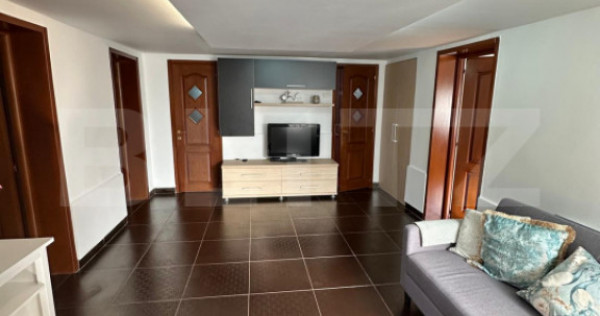 Două apartamente la casă, teren 250 mp, grădină, garaj,