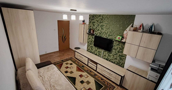 Apartament 2 camere decomandat renovat,etajul 1,86000 Euro