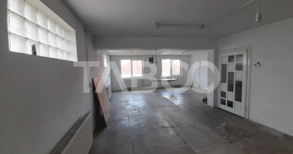 Spatiu comercial 100 mpu CURENT TRIFAZIC locuri parcare Laza