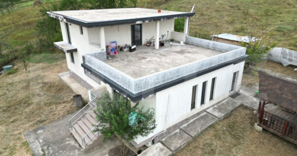 Casa P+1, 4 dormitoare, 3 bai, 1000mp teren, zona Tomesti