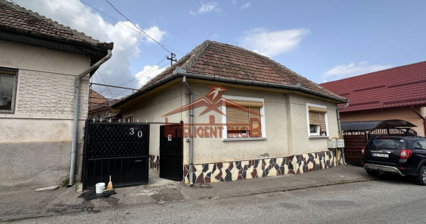 Casa de vanzare cu 3 camere in Medias zona centrala