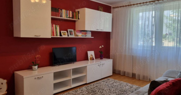 Apartament cu 3 camere, decomandat - Zona Astra