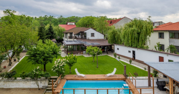 CHIAJNA, VILA DE LA MARGINEA PADURII CU DESCHIDERE SPRE LAC