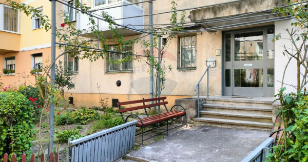 Apartament trei camere etaj 1-Vitrometan