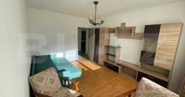 Apartament 3 camere, 62 mp, decomandat, zona Spital