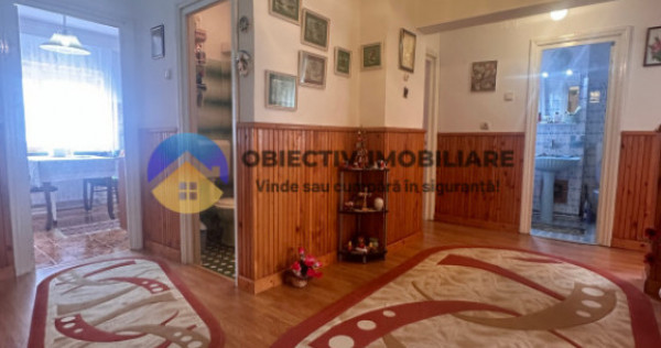 Apartament 4 camere/2 bai/2 balcoane-Petrodava -vezi video