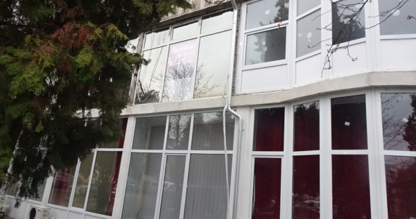 Inchiriez spatiu comercial in Deva, zona A. Iancu (Catedrala), etaj 1,