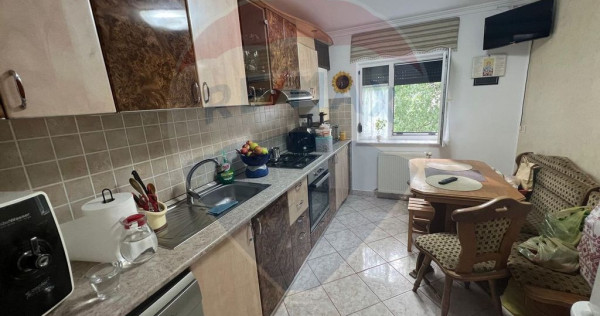 Apartament 3 camere zona Doi Stejari