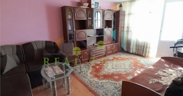 Apartament 4 camere decomandat Tractorul