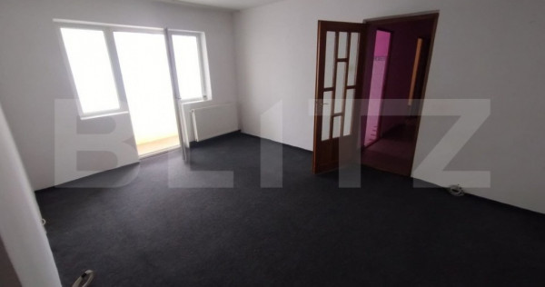 Apartament 3 camere decomandat,60 mp utili,etaj 3,balcon,par