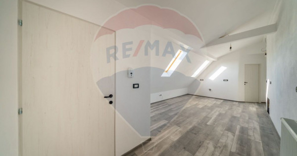 Apartament cu 3 camere vanzare + loc privat de parcare co...