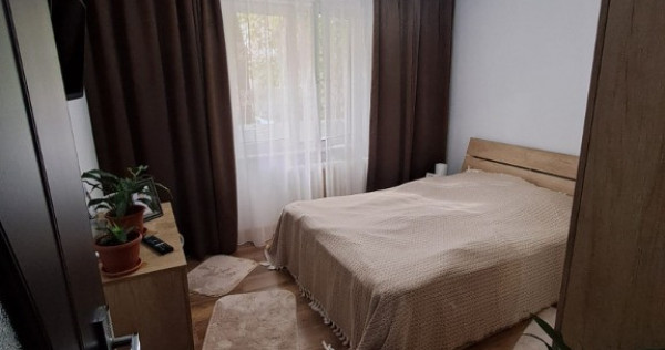 Apartament 3 camere parter cu balcon, decomandat, Crangasi