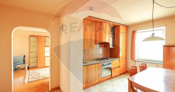 Apartament cu 3 camere de închiriat în zona Calea Aradului