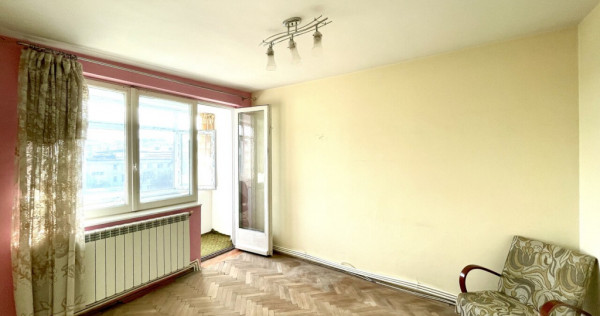 De vânzare apartament cu 2 camere, zona Pietonalul Unirii