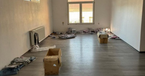 Spatiu comercial, zona jysk, 300mp, Radauti