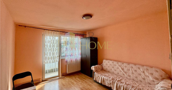 Apartament 2 camere, decomandat, centrala termic, zona Vest,