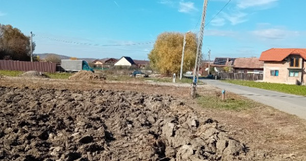 1683 m2 teren la 16 km de Brașov în Lunca Calnicului