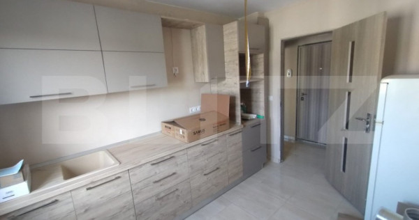 Apartament 3 camere,2 bai,balcon,60mp,semidecomandat,renovat