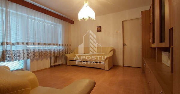 Apartament 2 camere, semidecomandat, zona romanilor