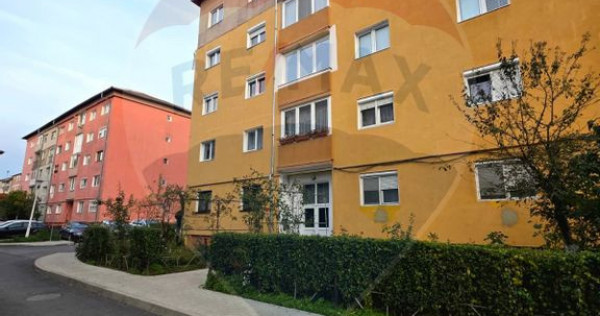 Apartament cu 3 camere de v&acirc;nzare &icirc;n zona Vitrometan