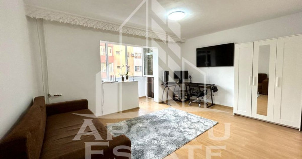 Apartament cu o camera, decomandat, zona Girocului