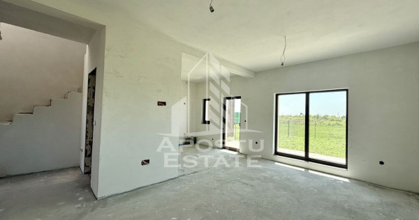 Triplex la gri, teren 284mp, pompe caldura, zona Plopi