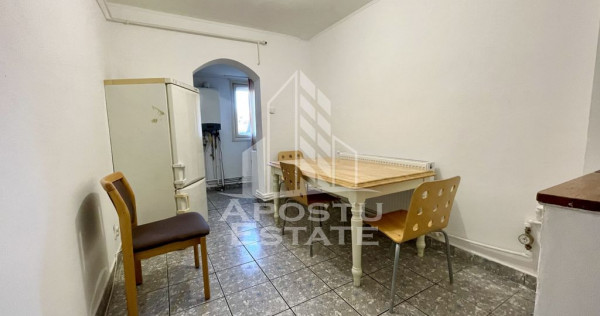 Apartament cu 2 camere, centrala proprie,boxa de 17 mp, z...