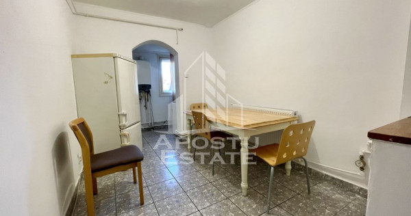 Apartament cu 2 camere, centrala proprie,boxa de 17 mp, z...