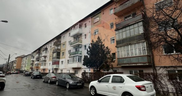 Apartament pe Str. Călugăreni, 2 camere, et.3