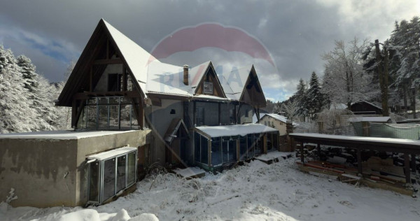 Vanzare Vila Exclusivista stil Tirolez in Sinaia/Prahova/...