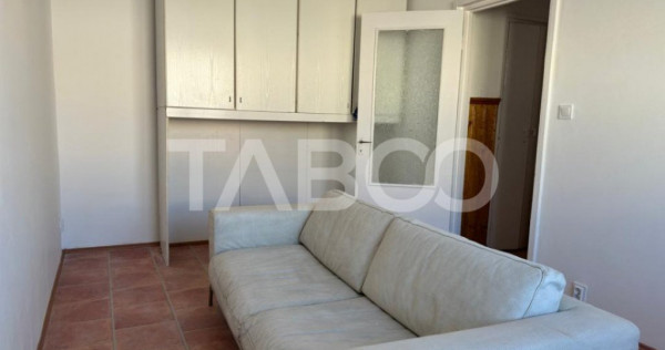 Apartament semidecomandat cu 2 camere zona garii etaj interm